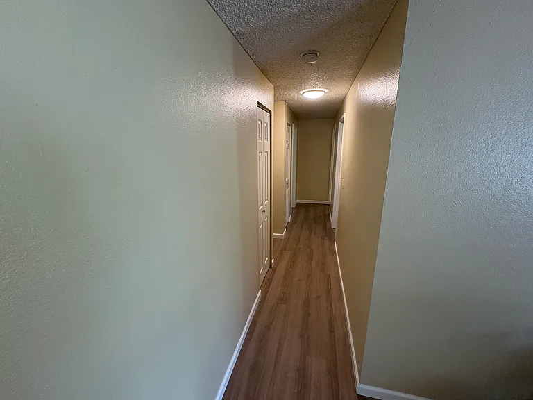 12650 SW 127th Ave — Photo 4