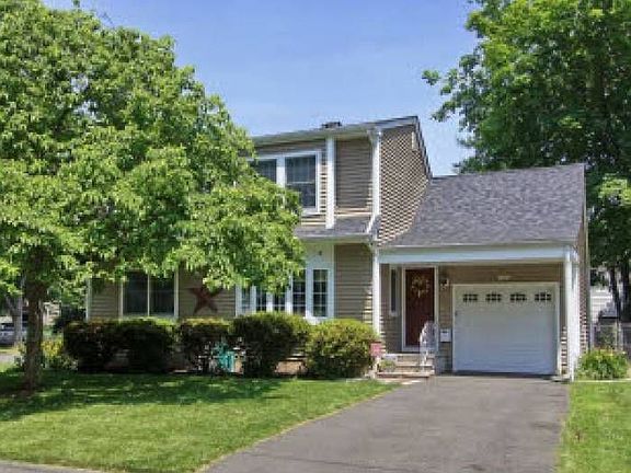 26 Munsee Dr