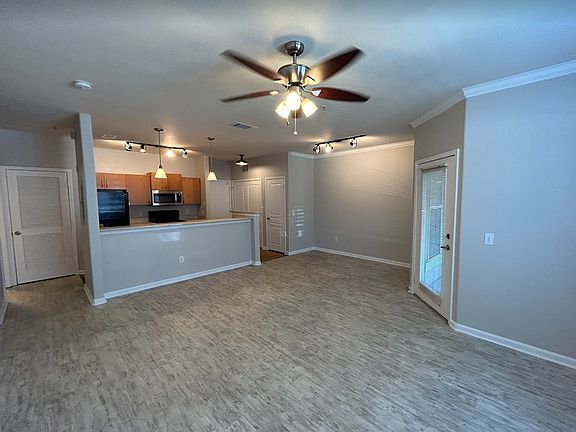 3rd image of 8290 Gate Pkwy W Unit 306
