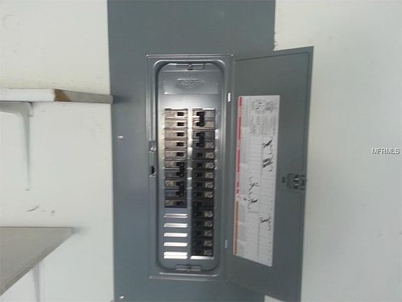 4th image of 2051 Wallingford St