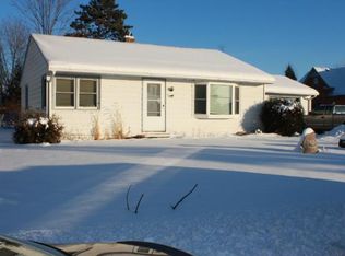 740 Dellwood St S, Cambridge, MN 55008