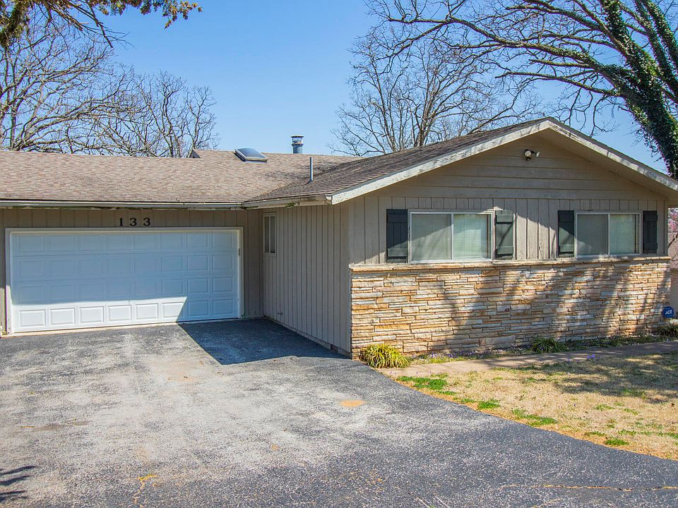 1st image of 133 Lakeshore Dr