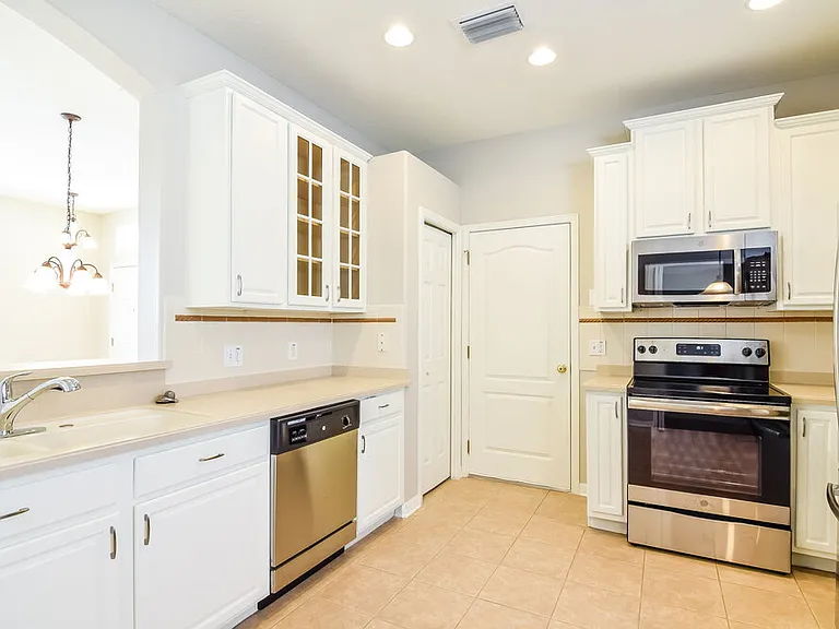 8574 Deer Chase Dr — Photo 5