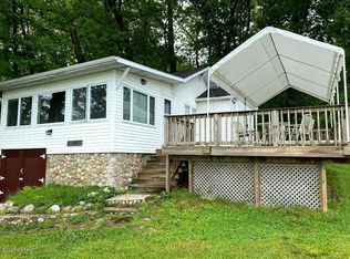 58463 Loop Rd, Three Rivers, MI 49093