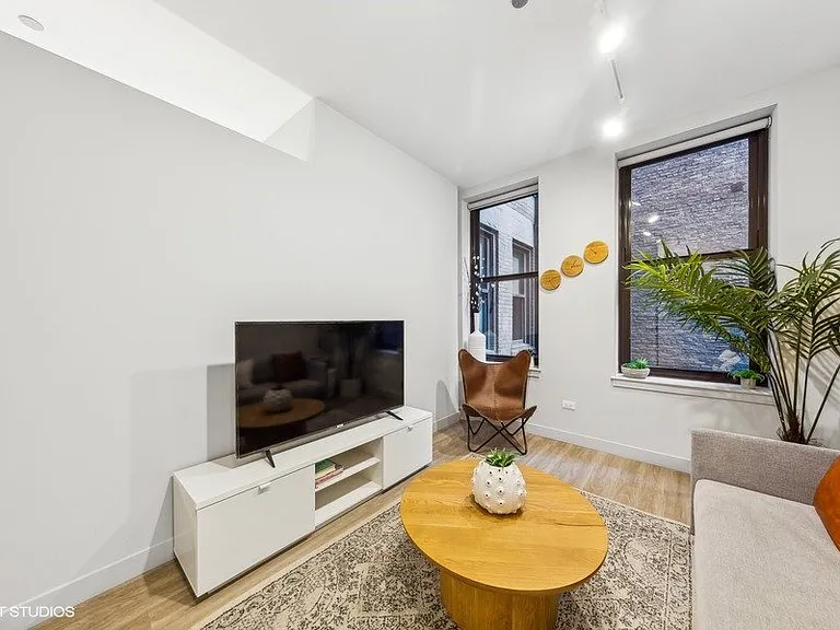 330 S. Wells St — Photo 52
