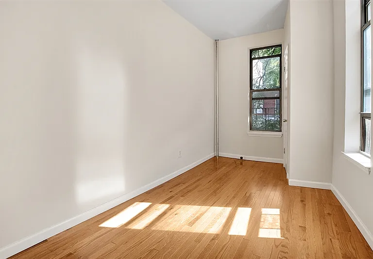 195 Driggs Ave #5B — Photo 3
