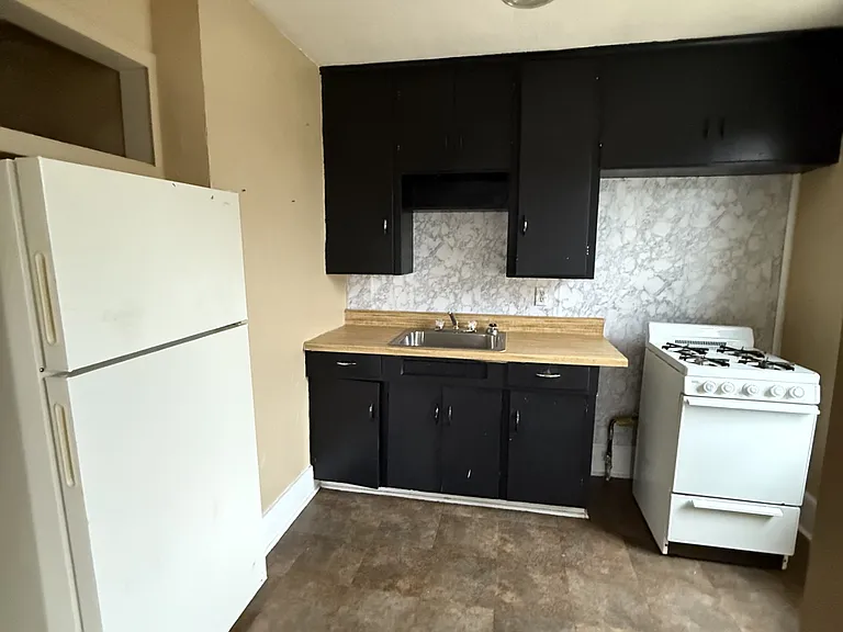 332 S Main St SE #332 — Photo 3