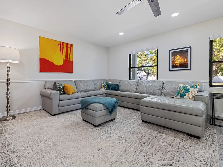 4923 Shetland Ave — Photo 4