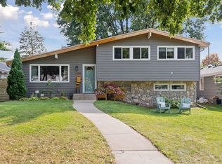 1484 California Ave W, Falcon Heights, MN 55108