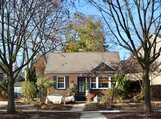 507 N Webster St, Naperville, IL 60563