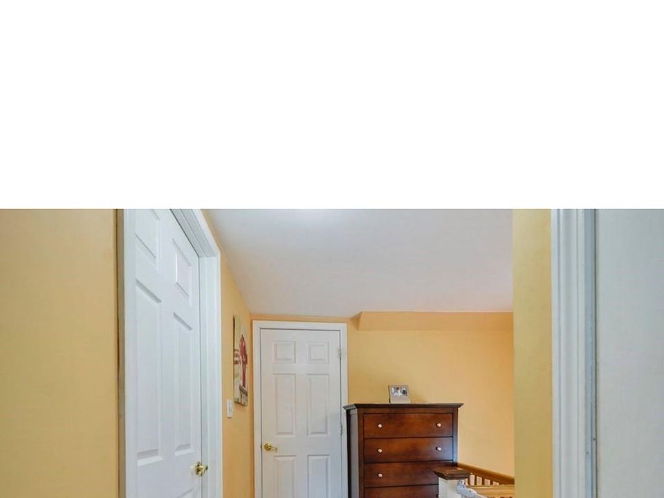 1st image of 71 E Elm Ave