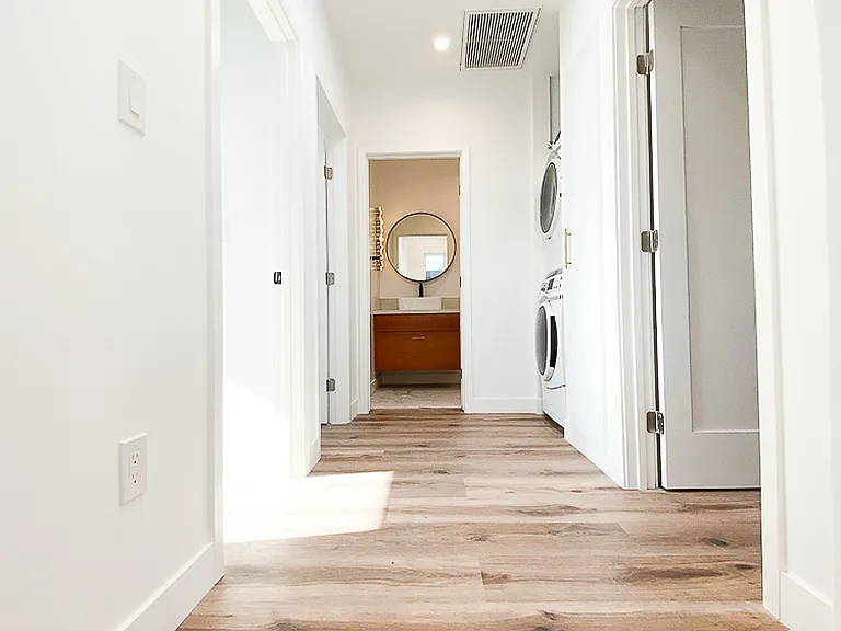 3003 S Cloverdale Ave — Photo 10