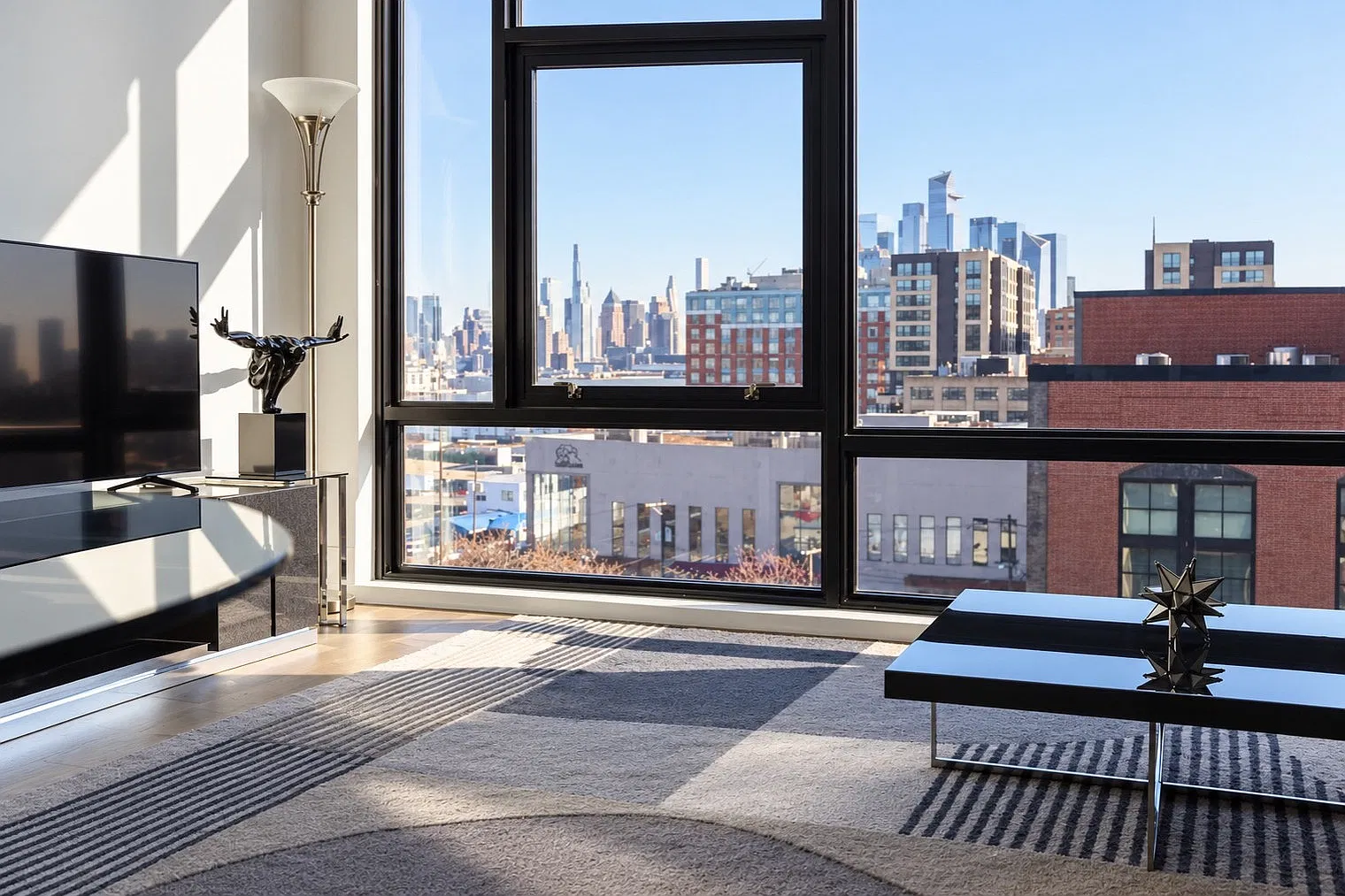 1 bed, 1.0 bath, $6,442 — Photo 2