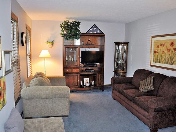 4th image of 1529 Bennington Dr