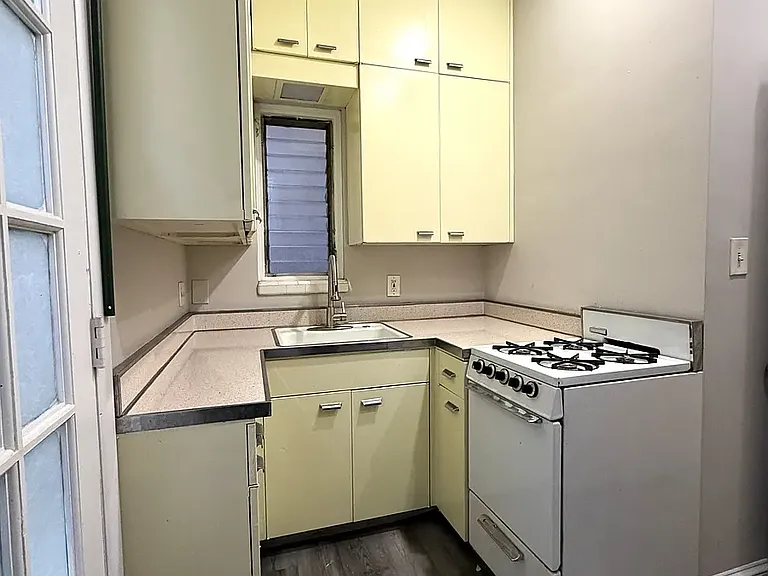 22 E Hamilton St — Photo 5