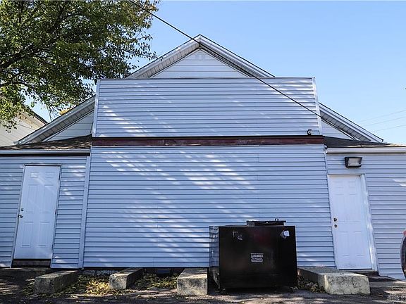 5th image of 938 Troy St