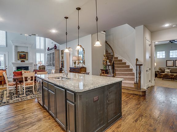 3rd image of 3406 Sweetwater Dr