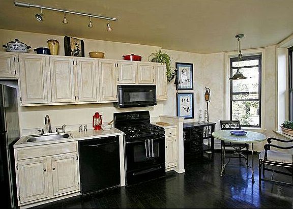 3rd image of 634 11th St APT 3F