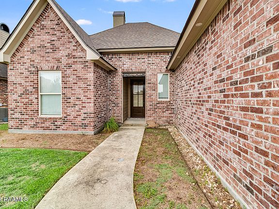 2nd image of 208 Old Heritage Ln