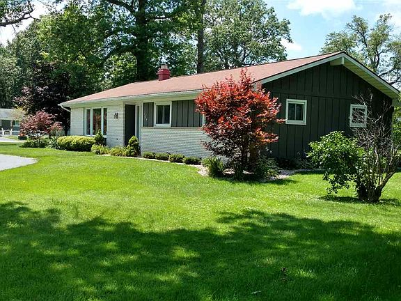 2nd image of 1254 Manor Dr