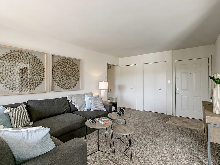 Doncaster Village Apartments — Photo 8