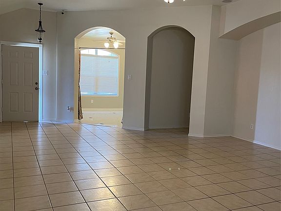3rd image of 1004 Concan Dr