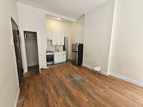 4th image of 355 E 87th St APT 1