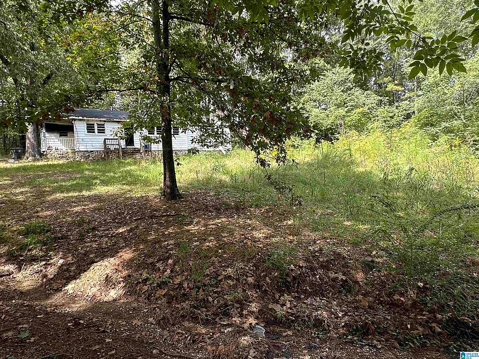 2nd image of 522 23rd Ln NE
