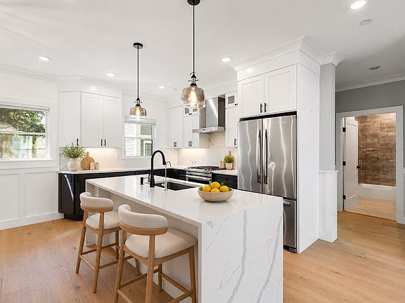3rd image of 113 Beacon St #A