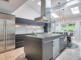 11 Farview Rd, Tenafly, NJ 07670