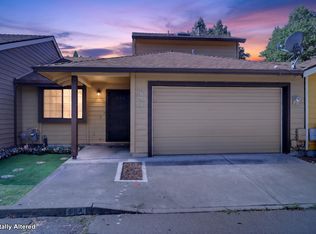 654 Golden Ln, Medford, OR 97504