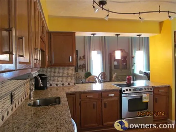 1160 Valleyview Dr, Lawrence, PA 15055