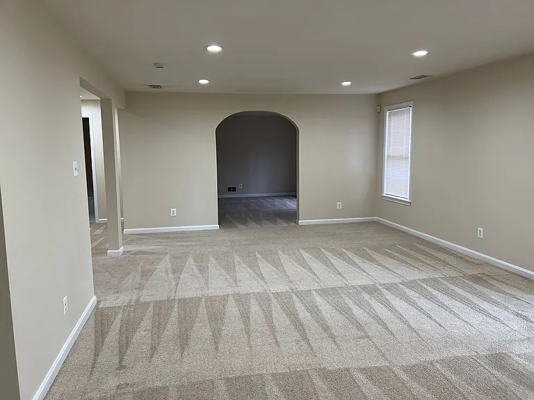 9425 Spruce Tree Cir — Photo 31