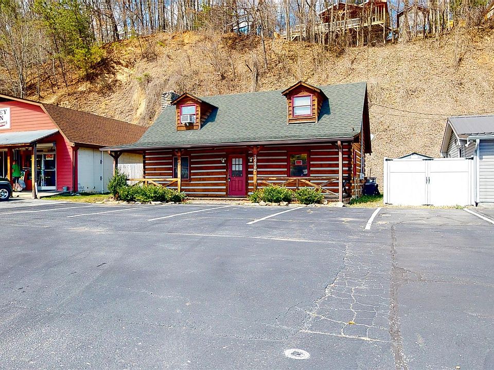 1456 Dellwood Rd, Waynesville, NC 28786 MLS CAR4019277 Zillow
