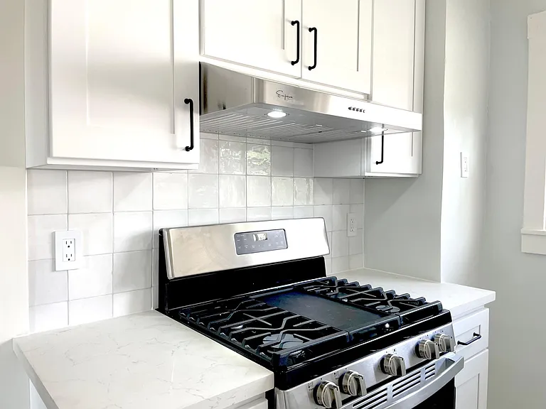 341 42nd St #2 — Photo 3