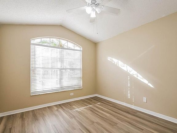 5th image of 4017 Saddlewood Dr
