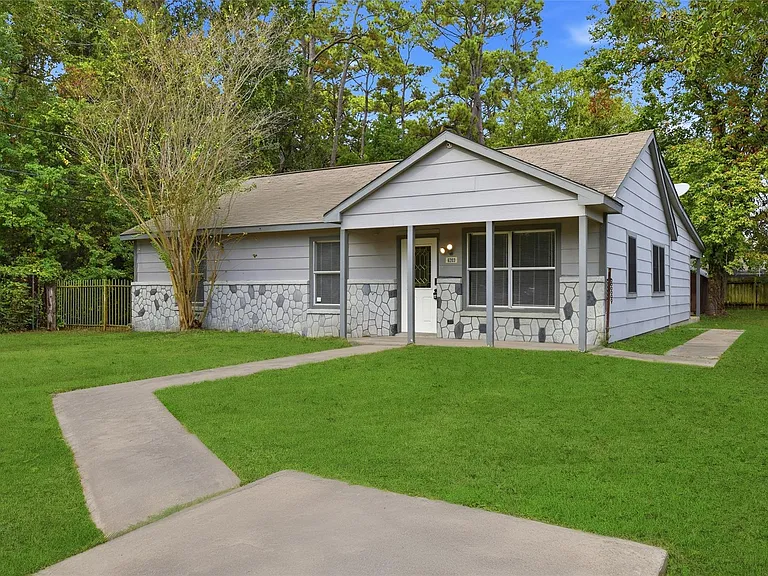 6203 Gaston St — Photo 1