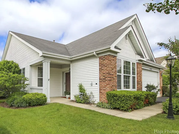 13195 W Sheffield Ln, Beach Park, IL 60083