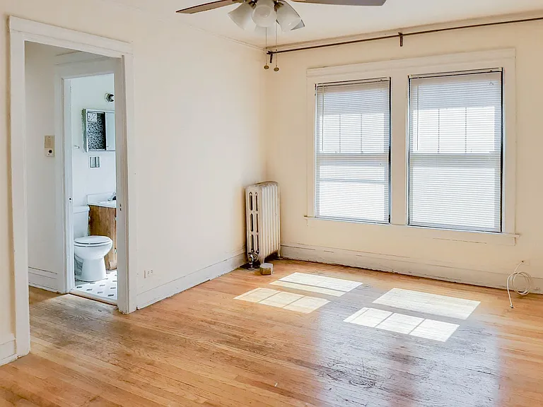 512-20 W. Cornelia — Photo 23