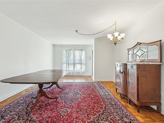 3rd image of 817 Andrews Ave