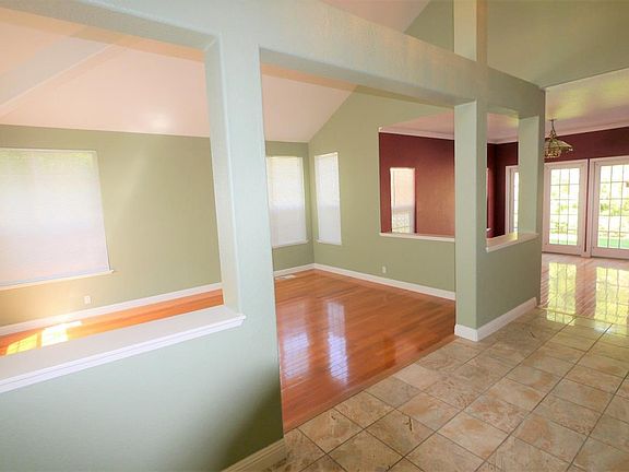 5th image of 3275 Ascot Ct