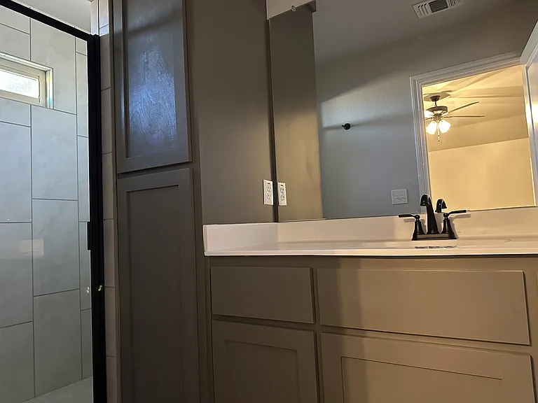 5106 White Rose Dr — Photo 2