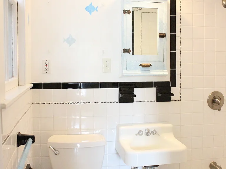 28 Cottage St #1 — Photo 13