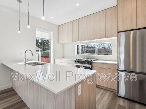 10427 70th Ave NW Basement 1, Edmonton, AB T6H 2E7