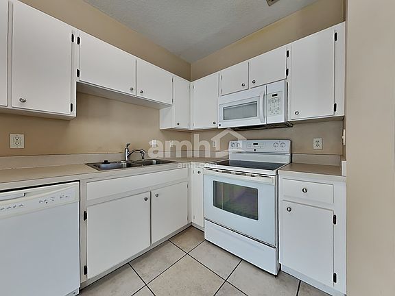 3rd image of 1626 Mosaic Forest Dr