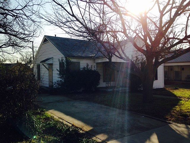 2nd image of 1100 Colvin Ave