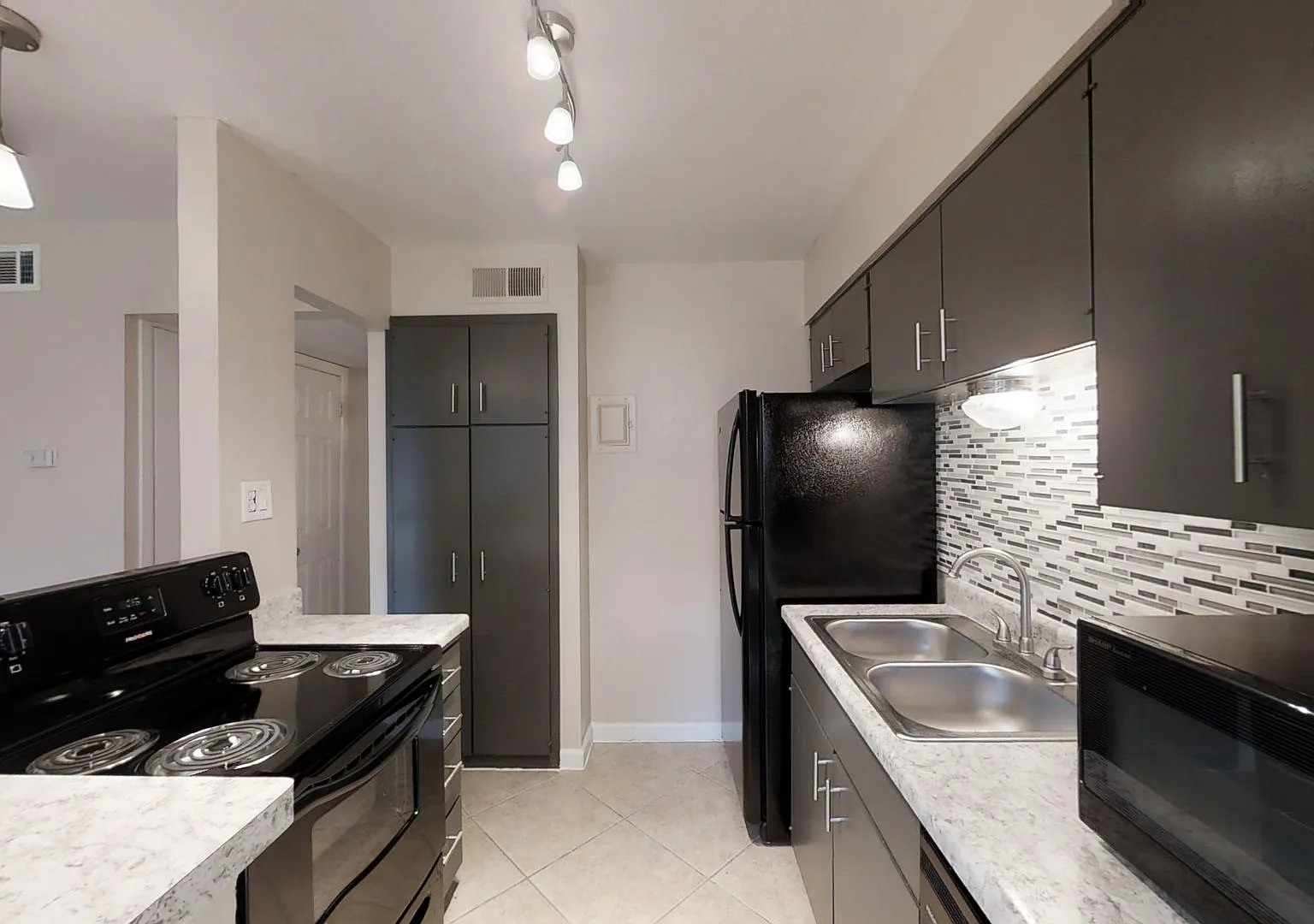 Verano at the Heights Apartments — Photo 2