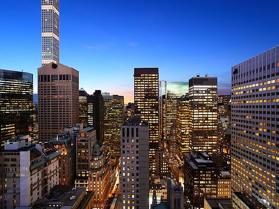2nd image of 15 W 53rd St #35A