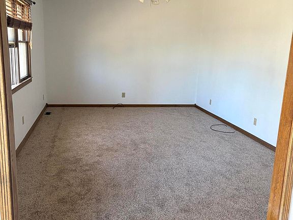 3rd image of 1204 Hillcrest Street