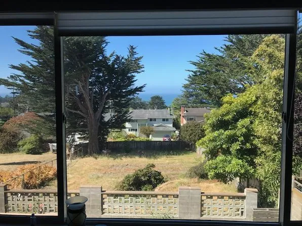 762 Buena Vista St, Moss Beach, CA 94038